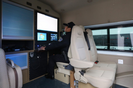 1516600547137843.png 星际50个流动警务服务站 在武汉智慧上路501.png