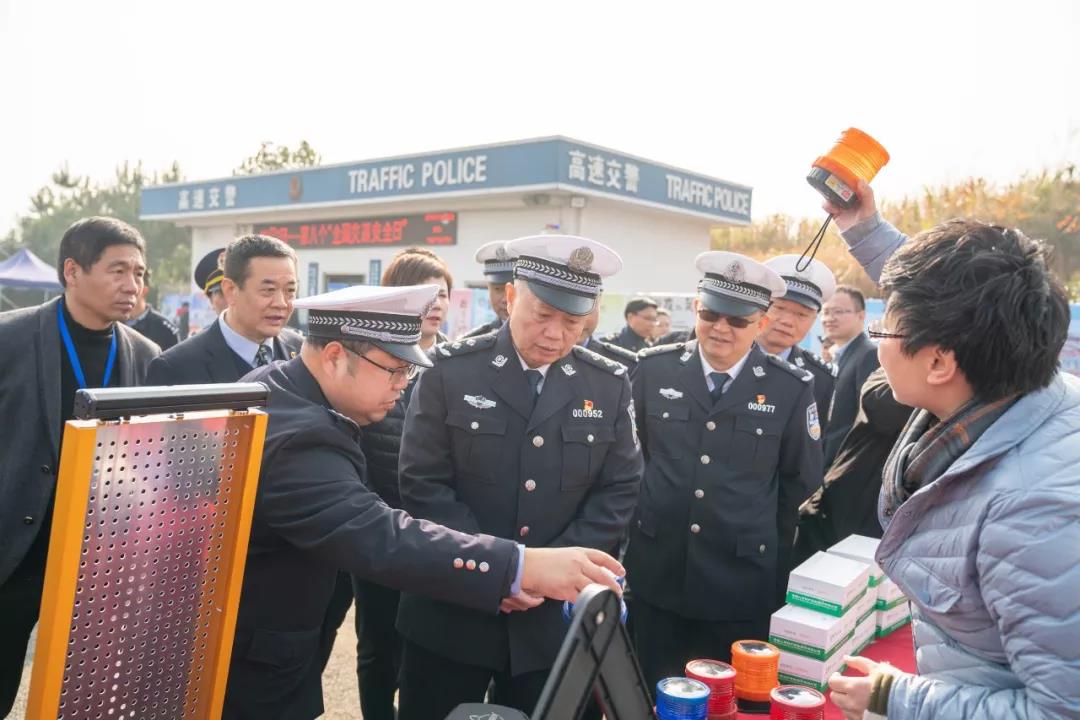 1575352127508377.jpg 1575352127508377.jpg