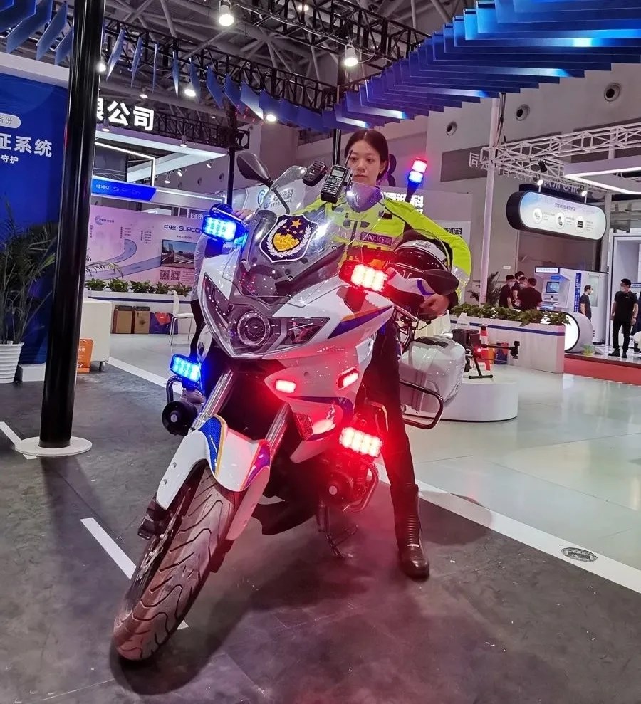 1621216606112476.jpg 640.webp (13).jpg