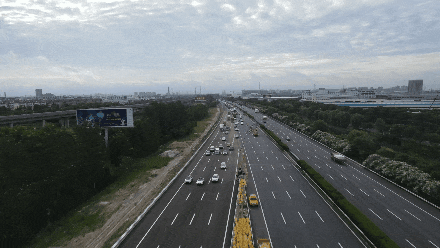 1696725694112562.gif 640.gif