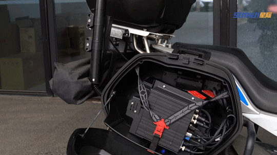 1749804120291497.gif 04v1.gif